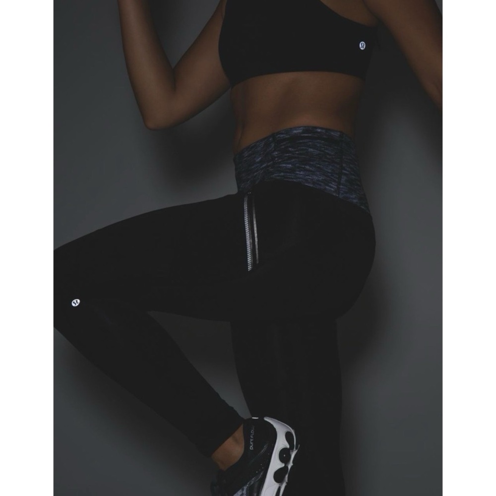 Lululemon Toasty Tech Tight II Black / Dramatic Static White Black 8 - Picture 4 of 10